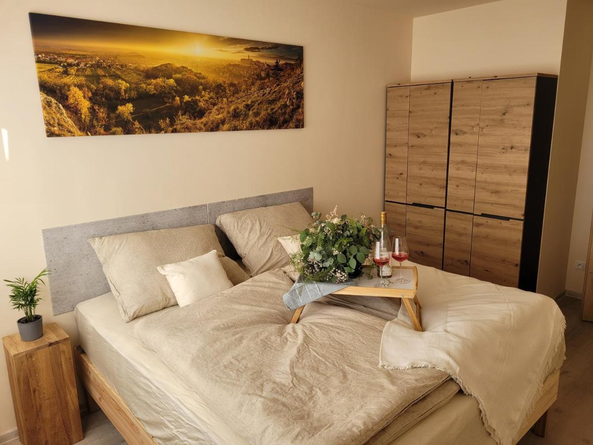 Ferienwohnung Zamek Na Dlani Mikulov Exterior foto