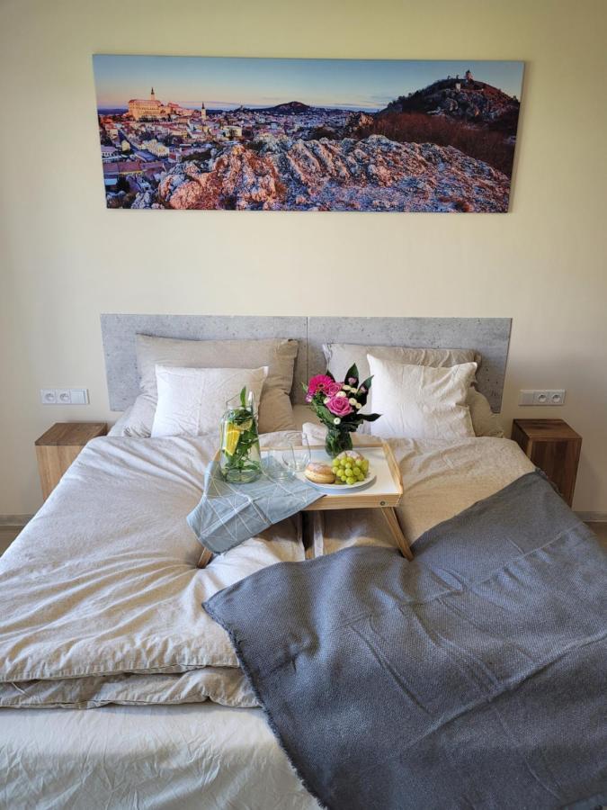 Ferienwohnung Zamek Na Dlani Mikulov Exterior foto
